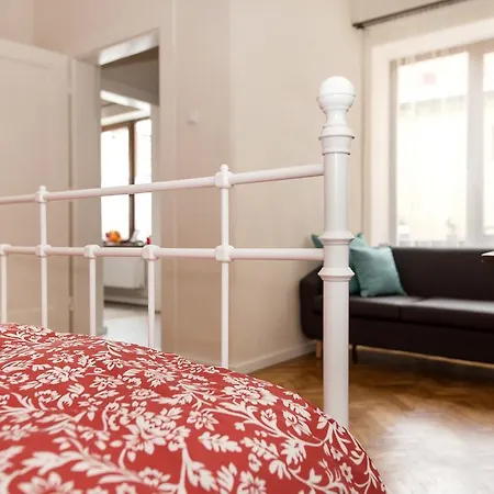 Old Eroilor - Ultracentral & Free Parking Apartment